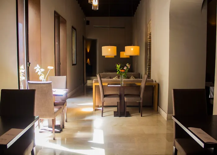 Отель Del Lucero 4*